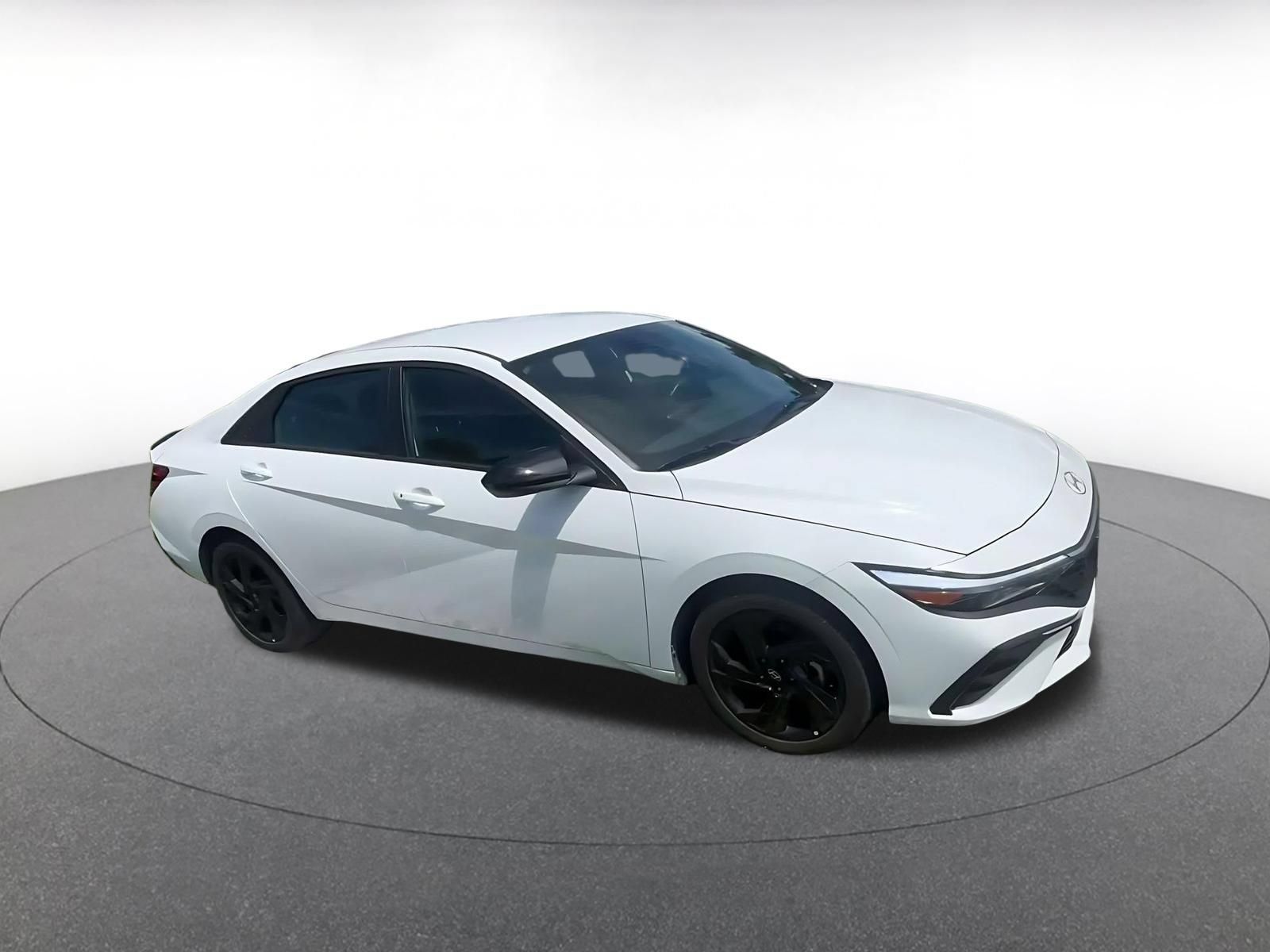 Used 2026 Hyundai Elantra Sport FWD image 2