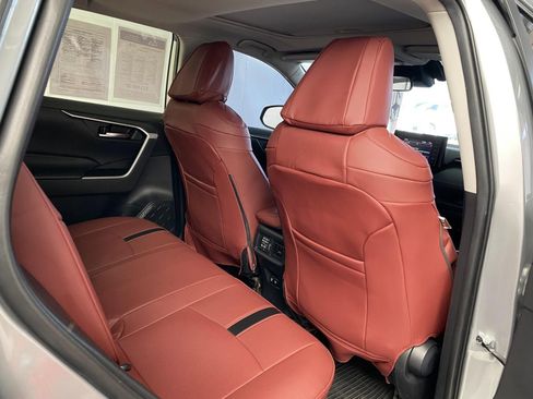 Used 2020 Toyota RAV4 XLE w/ Convenience Package image 11