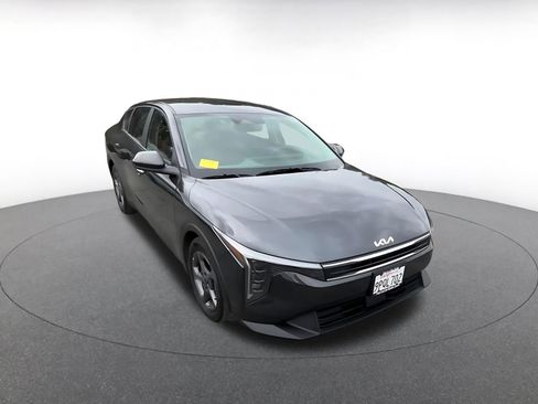 Used 2025 Kia K4 LXS image 3
