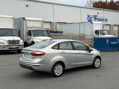 Used 2017 Ford Fiesta S image 10