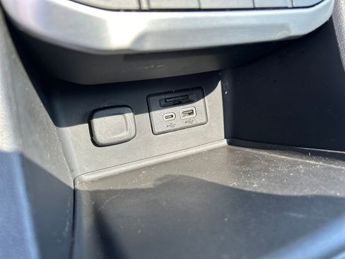 Used 2021 GMC Acadia SLT w/ LPO, Black Accent Package image 36