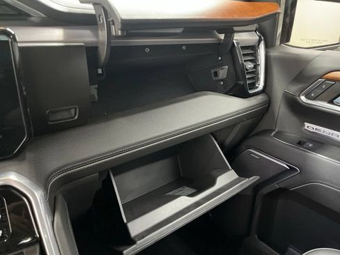 Used 2022 GMC Sierra 1500 Denali AWD/4WD image 26