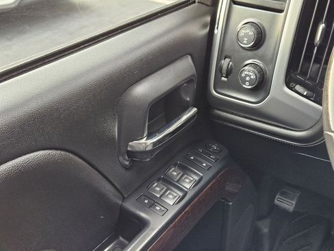 Used 2018 GMC Sierra 1500 SLE w/ SLE Value Package image 26