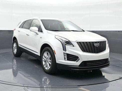 Certified 2024 Cadillac XT5 Luxury FWD image 4