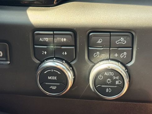 Used 2025 GMC Sierra 1500 AT4 w/ AT4 Premium Package AWD/4WD image 42