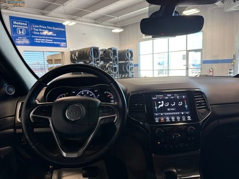 Used 2022 Jeep Grand Cherokee Laredo X AWD/4WD image 10