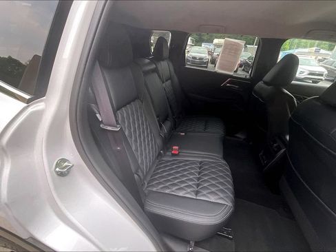 Used 2024 Mitsubishi Outlander SEL AWD/4WD image 26