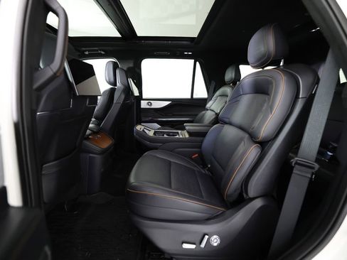 Used 2025 Lincoln Navigator Black Label AWD/4WD image 16