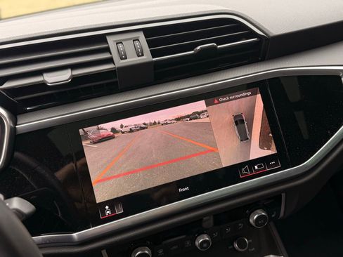 Used 2023 Audi Q3 2.0T Premium Plus image 34