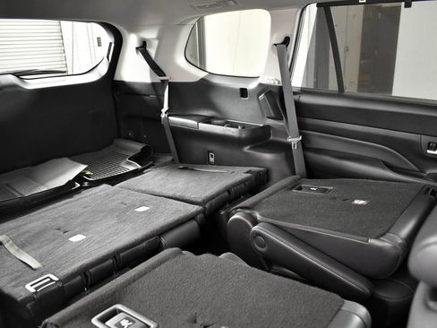 Used 2024 Toyota Grand Highlander Limited image 31