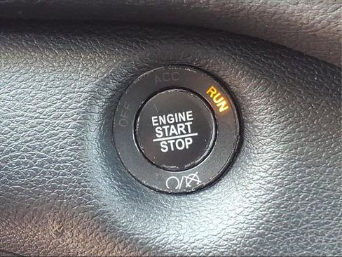 Used 2020 Jeep Cherokee Limited image 22