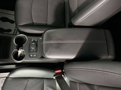 Certified 2024 GMC Terrain SLT w/ Elevation Edition FWD image 20