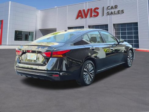 Used 2025 Nissan Altima 2.5 SV FWD image 6