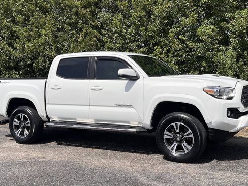 Used 2019 Toyota Tacoma TRD Sport RWD image 10