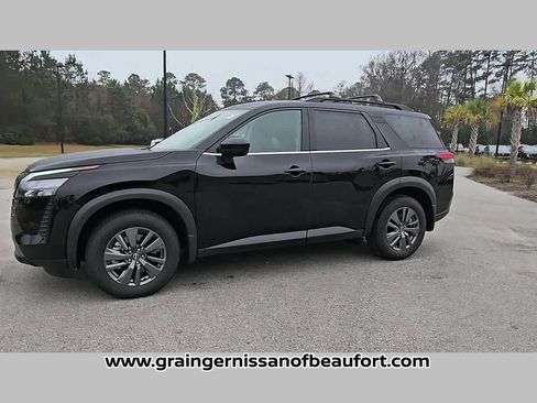 New 2026 Nissan Pathfinder SV image 24