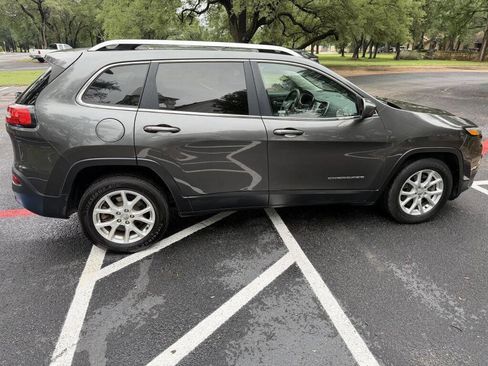 Used 2015 Jeep Cherokee Latitude image 6