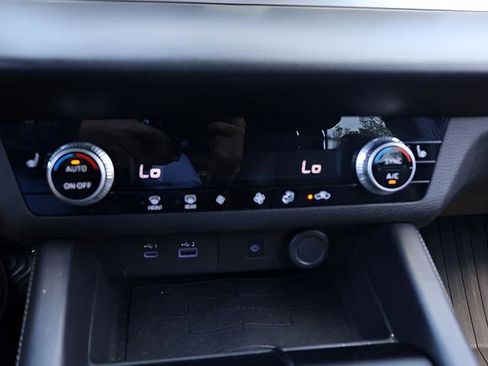 Used 2024 Mitsubishi Outlander SE FWD image 27