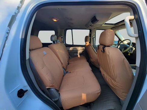 Used 2005 Ford Explorer Eddie Bauer image 30