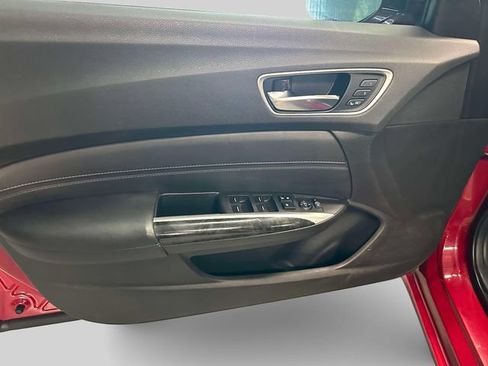Used 2018 Acura TLX FWD image 12