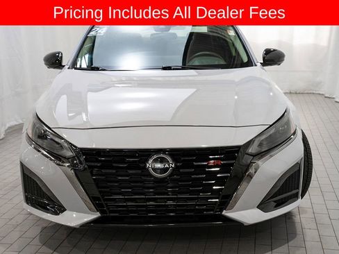 Certified 2024 Nissan Altima 2.0 SR FWD image 2