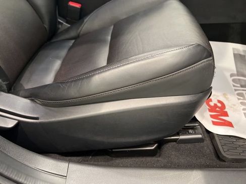 Used 2022 MAZDA MAZDA3 s FWD image 21