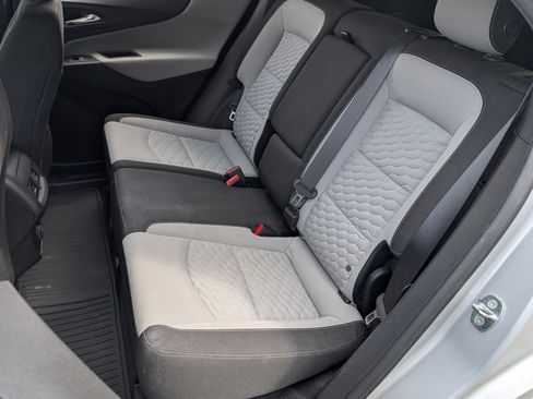 Used 2018 Chevrolet Equinox LT FWD image 17