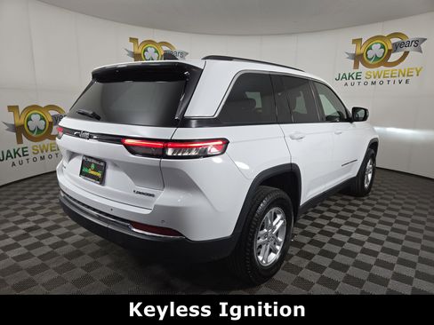 Used 2023 Jeep Grand Cherokee Laredo w/ Luxury Tech Group I image 9