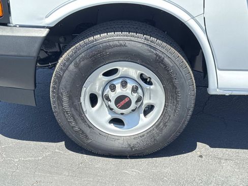 New 2026 GMC Savana 2500 w/ Driver Convenience Package RWD image 30