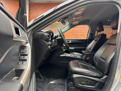 Certified 2023 Ford Explorer XLT w/ Equipment Group 202A image 22