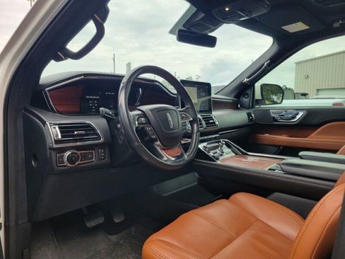 Used 2021 Lincoln Navigator L Reserve RWD image 9