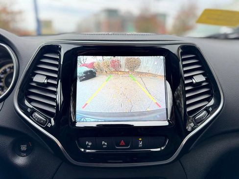 Used 2021 Jeep Cherokee Limited image 15