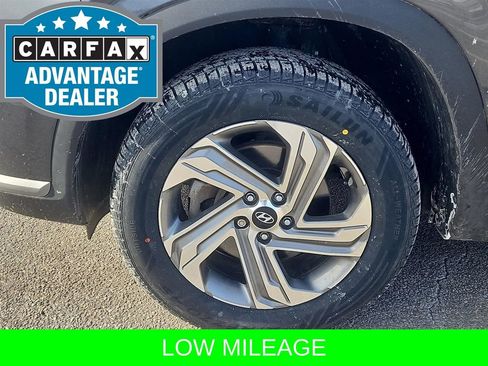 Used 2022 Hyundai Santa Fe SE image 2