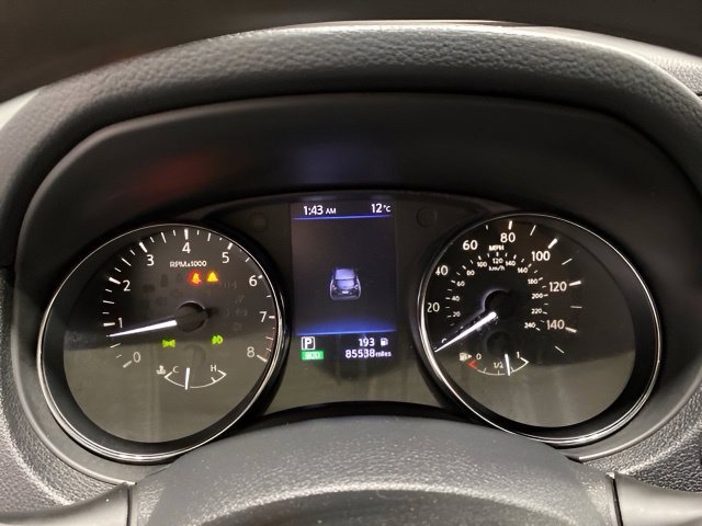 Used 2018 Nissan Rogue SV AWD/4WD image 16