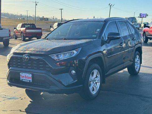 Used 2020 Toyota RAV4 XLE image 8