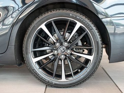Used 2019 Toyota Camry XSE FWD image 9
