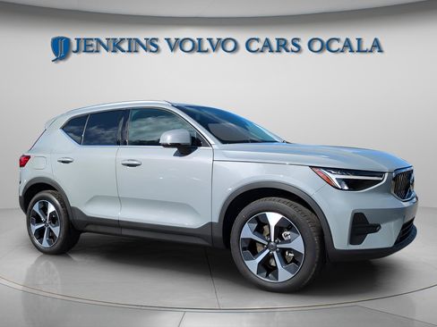 New 2025 Volvo XC40 B5 Core w/ Protection Package Premier image 9