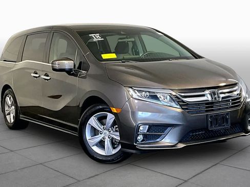 Used 2018 Honda Odyssey EX image 3