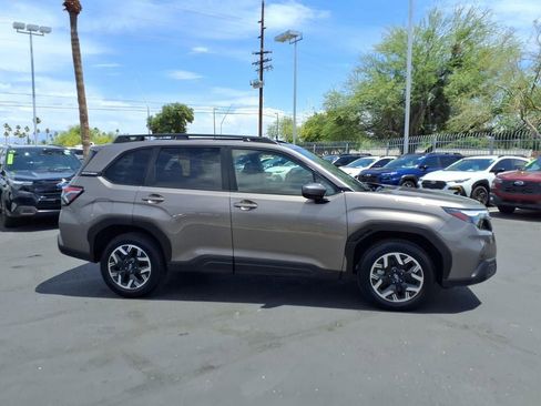 Certified 2025 Subaru Forester Premium AWD/4WD image 9