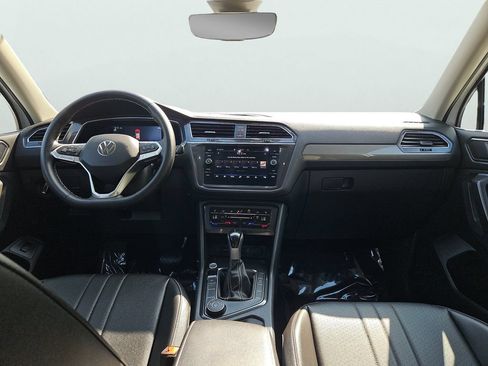 Certified 2022 Volkswagen Tiguan SE AWD/4WD image 11