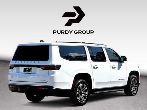 Used 2024 Jeep Wagoneer L Series II w/ Flexible Seating Group RWD image 8