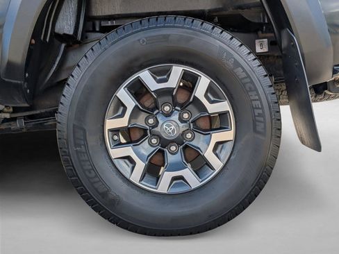Used 2019 Toyota Tacoma TRD Off-Road AWD/4WD image 23
