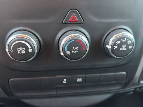 Used 2017 RAM 1500 Express image 8