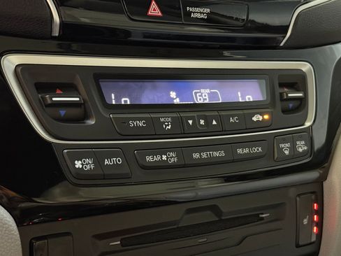 Used 2021 Honda Pilot Touring image 30