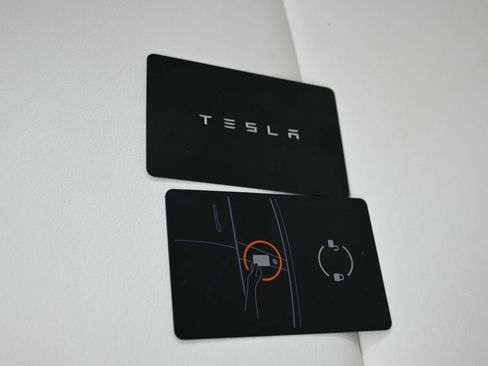 Used 2018 Tesla Model 3 Long Range AWD/4WD image 33