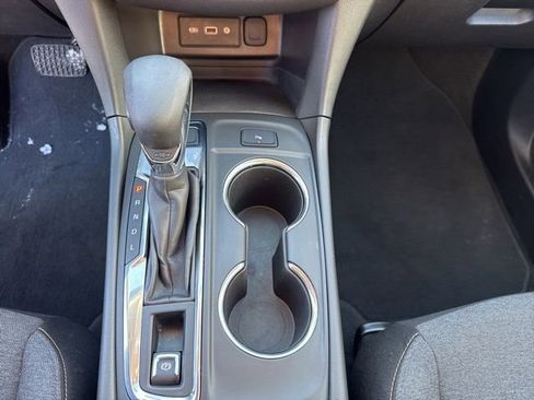 Used 2023 Chevrolet Equinox LT image 19