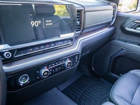 Used 2022 GMC Sierra 1500 SLT w/ X31 Off-Road Package image 20