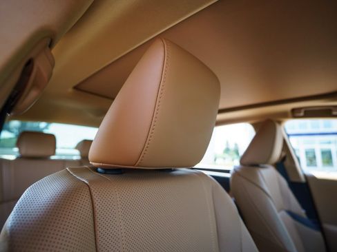 Used 2024 Lexus ES 350 w/ Luxury Package FWD image 19