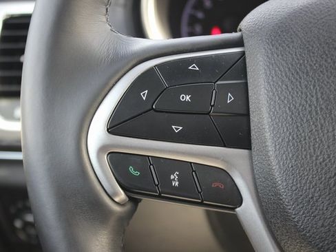 Used 2018 Jeep Grand Cherokee Limited image 15