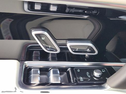 New 2026 Land Rover Range Rover Long Wheelbase SE image 23