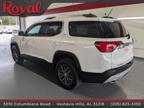Used 2018 GMC Acadia SLT image 2